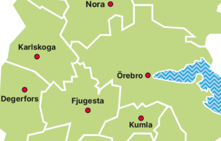 Bilden visar en karta över Örebro län. Kartan är färgad i ljusgrönt och indelad i kommungränser och med centralorter markerade med röda punkter. Kommunerna som syns är: Ljusnarsberg, Hällefors, Lindesberg, Nora, Karlskoga, Degerfors, Lekeberg, Örebro, Kumla, Hallsberg, Askersund och Laxå. Centralorterna som är markerade är: Kopparberg, Hällefors, Lindesberg, Nora, Karlskoga, Degerfors, Fjugesta, Örebro, Kumla, Hallsberg, Askersund och Laxå.