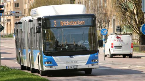Stadsbuss på Rudbecksgatan i Örebro