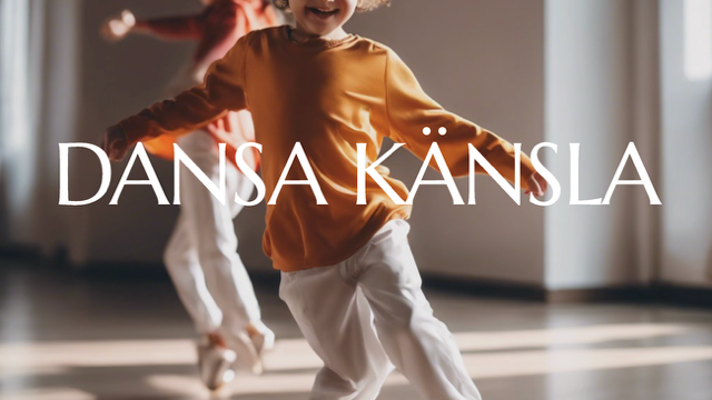 En bild på barn som dansar och på bilden syns texten "Dansa känsla".
